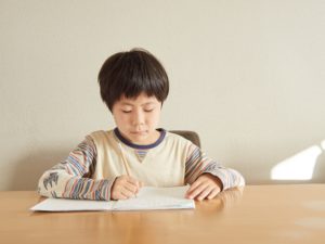 自習タイムで宿題もばっちり！オンライン英語学童の魅力②
